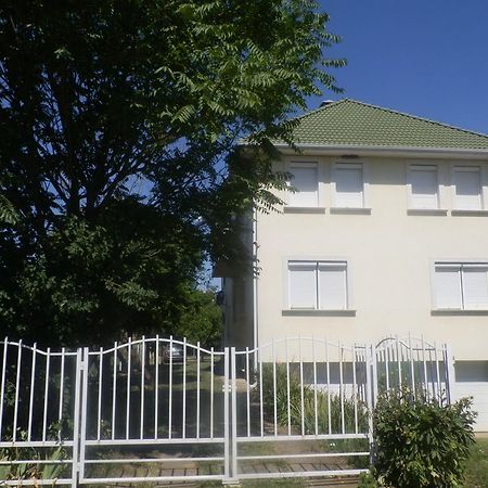 Aquaparti Apartmanok Hajdúszoboszló 外观 照片
